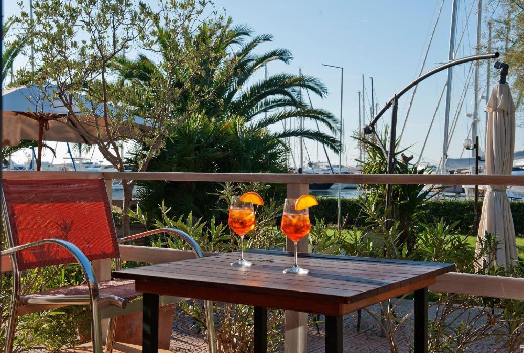 Hotel Parco Delle Cale Пунтоне-ди-Скарлино Экстерьер фото